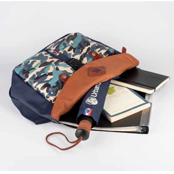 Urban Stranger Water Repellent Messenger Bag - Picture 2 of 5